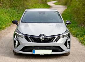 Noleggia un Renault Clio 5 facelift a Galati