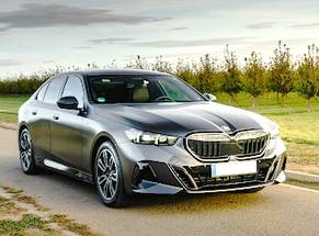 Mieten Sie ein BMW Seria 5 new in Flughafen Bukarest Baneasa