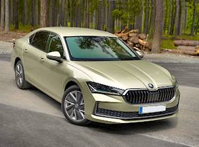 Noleggia un Skoda Superb facelift a Targu Mures Aeroporto