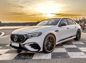 Louer une Mercedes E Klasse 53 AMG new  à Bucarest Aéroport Otopeni